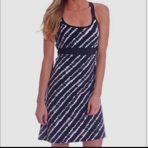Soybu Women's Strappy‎ Athletic Black & White Tie Dye Striped Dress Medium